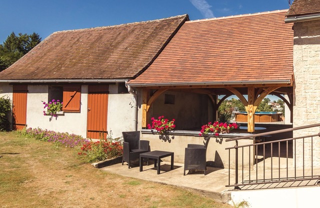 Beautiful holiday home near lake and forest