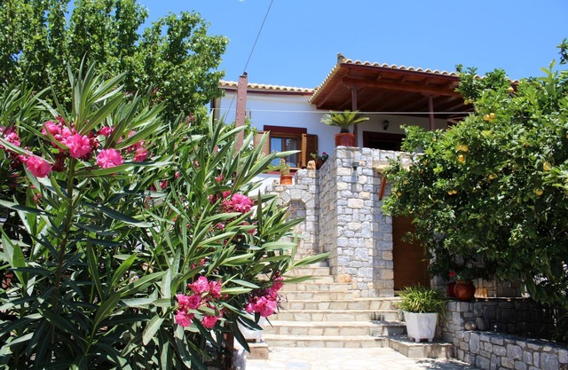 Beautiful holiday house with sea view, terrace, BBQ | Lakonia, Peloponnese
