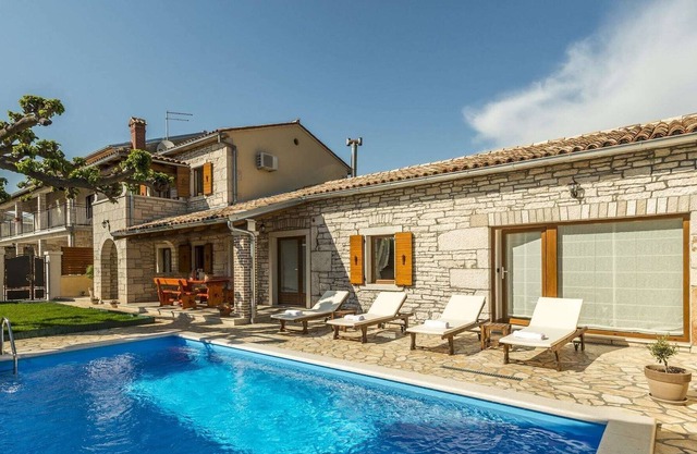Beautiful holiday home with private pool 5 km away from Lim Fjord