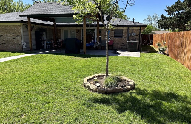 Beautiful Home 1.5 miles from Medical Center