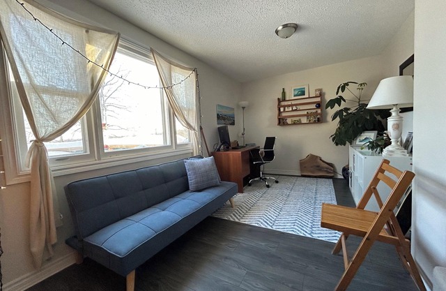 Beautiful home, centrally located with Georgian Bay views!