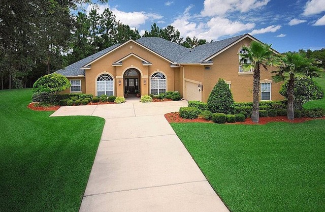 Beautiful Home . Close to the beach, Mayo Clinic, and easy travel to Orlando!