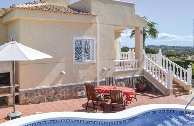 Beautiful home in Quesada-Rojales