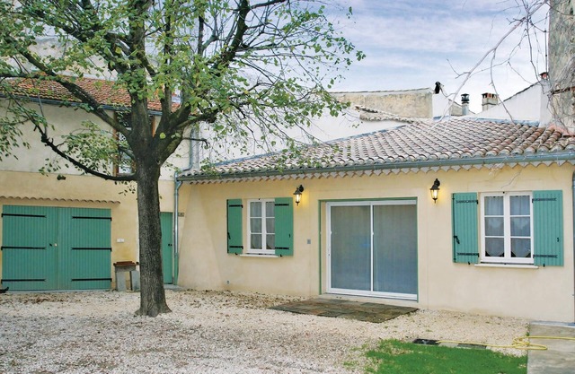 Beautiful home in Suze La Rousse