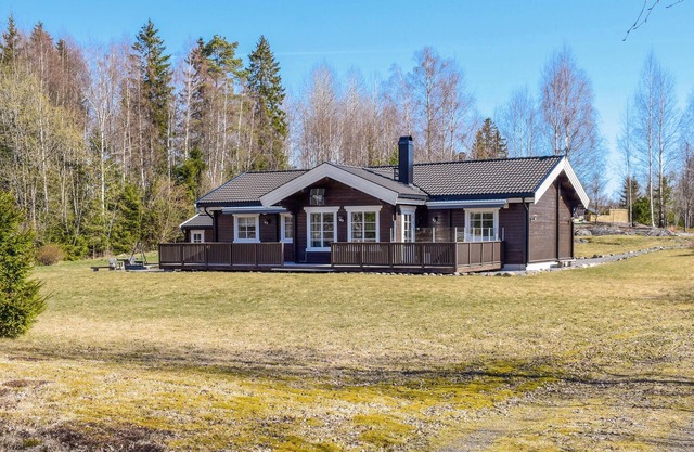 Beautiful home in Aremark with kitchen