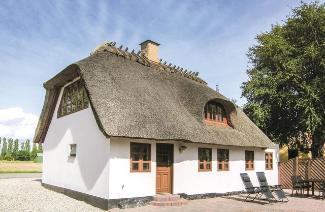 Beautiful home in Bagenkop with WiFi