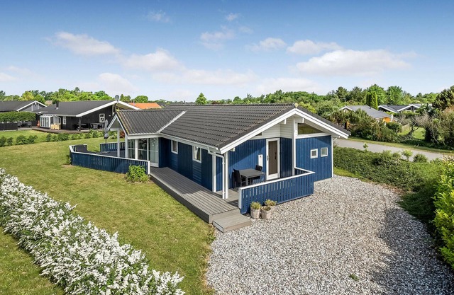 Beautiful home in Juelsminde with sauna