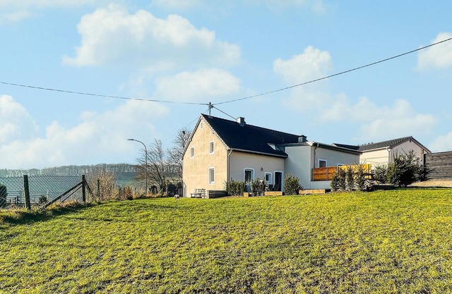 Beautiful home in Nimsreuland with WiFi