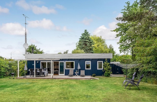 Beautiful home in Rønne with WiFi