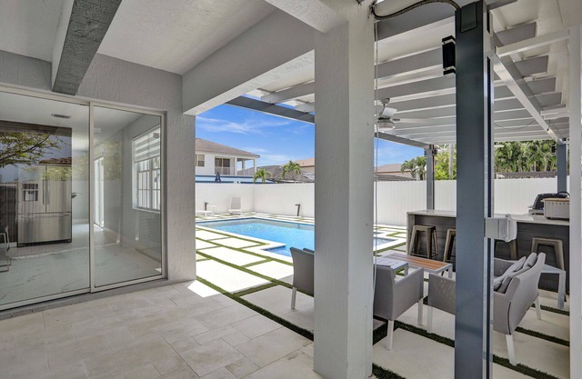 Beautiful Home in south Miami perfect for a retreat or for families