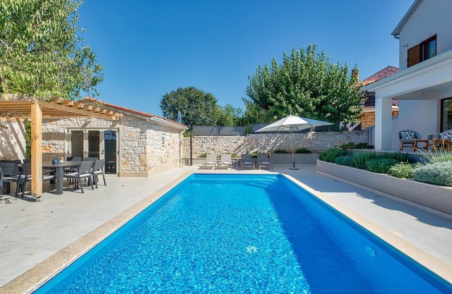 Beautiful home in Umag