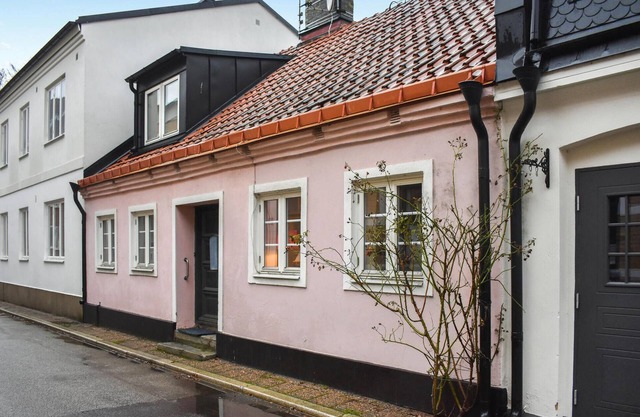 Beautiful home in Ystad with kitchen