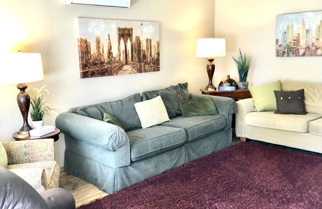 Beautiful Home near Downtown Olympia Entire Home 2 Bedrooms & Full Kitchen