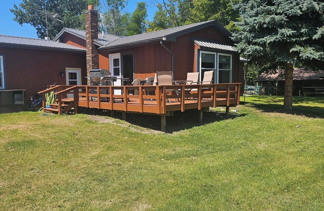BEAUTIFUL HOME ON SAGINAW BAY