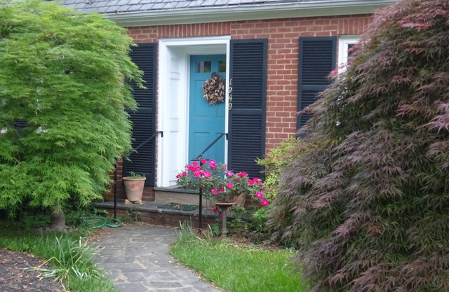 BEAUTIFUL HOME IN UVA AREA available for graduation 2025