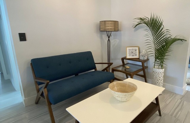 Beautiful Home/4 miles to Beach & FLL Airport