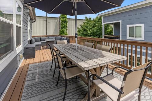 Beautiful Home with Huge Patio and Garage