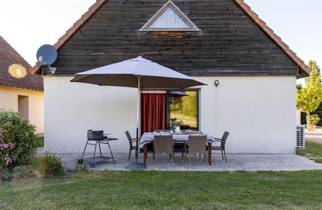 Beautiful house on holiday park with pool