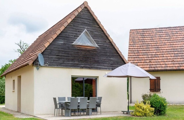 Beautiful house on holiday park with large pool