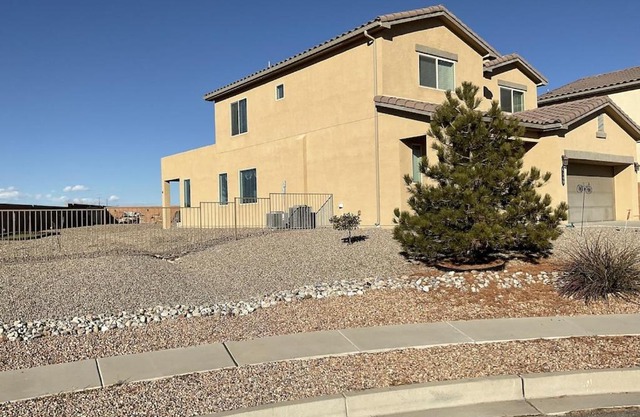 Beautiful house in nice Rio Rancho New Mexico neighborhood