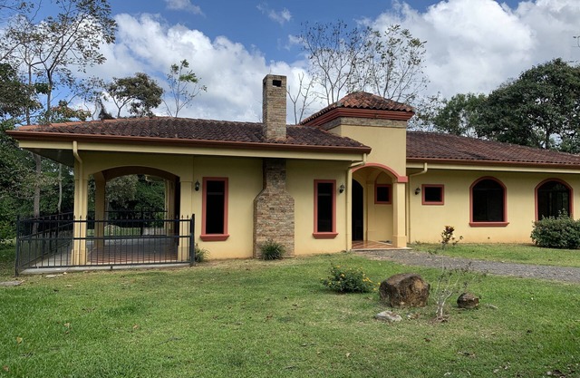 Beautiful house in the mountains of Costa Rica-Altos los Cafetales Gated Comm.