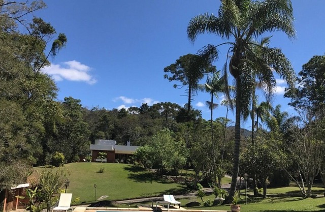 Beautiful house with 9.000m2 of gardens, wifi, 4 suites and near Golf - 06 bedrooms