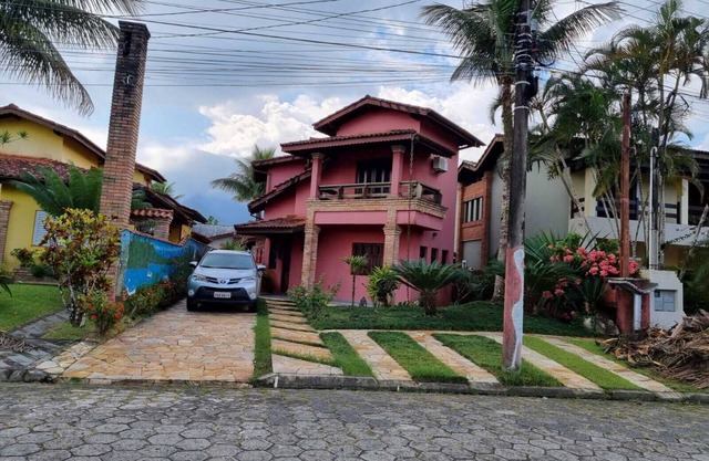 BEAUTIFUL HOUSE WITH POOL AND SMALL BEACH FOR CHILDREN AND THE ELDERLY