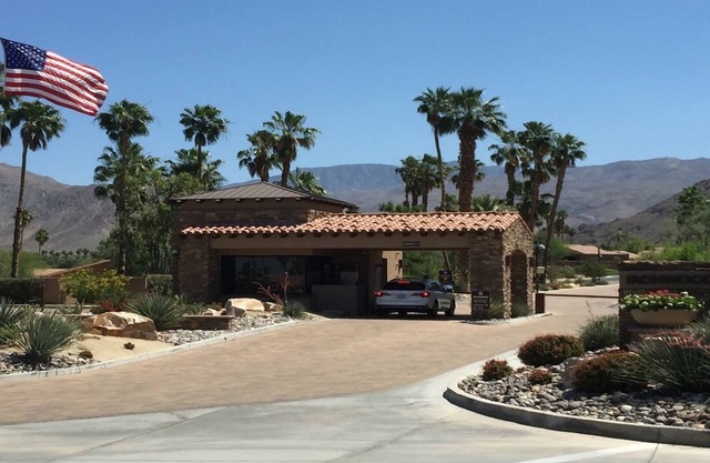 Beautiful Ironwood Country Club Condominium