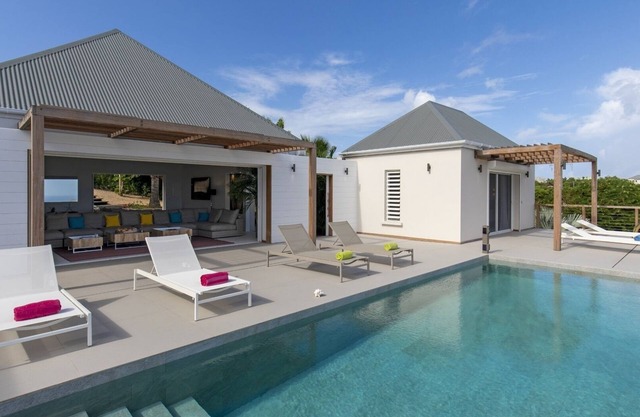 Krystel Villa 