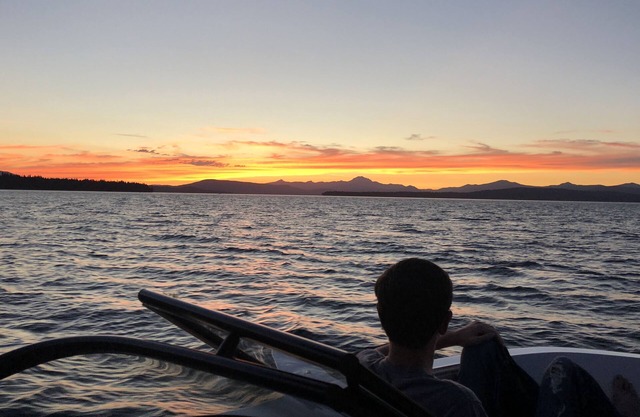 Beautiful Lake Almanor Villa, Lake View, BOAT SLIP 4 BR / 3 Ba wireless Internet