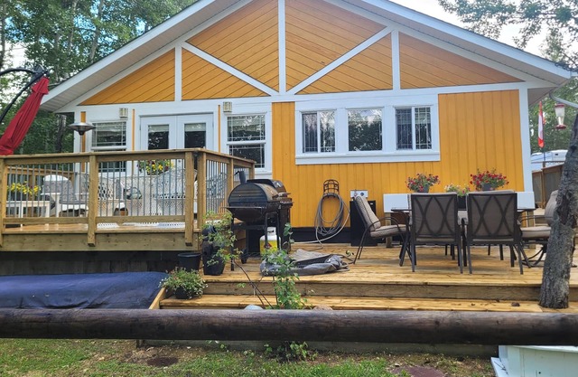 BEAUTIFUL lake front cabin at Buffalo Lake available for rent. By the week