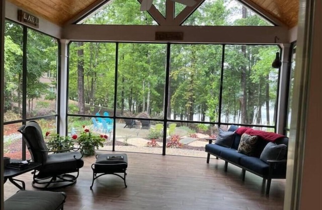 Beautiful lake front home with boat slip in golfing community