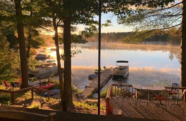 Beautiful Lake House -11 miles from Traverse City on Spider Lake - Pets welcome!