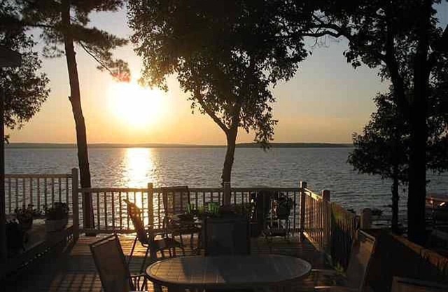Beautiful Lake House On Burt Lake: Amazing Views and Well Furnished