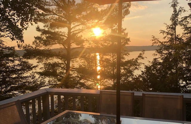 Beautiful Lake of Bays Cottage w/310' Private Shoreline & All Day Sun!