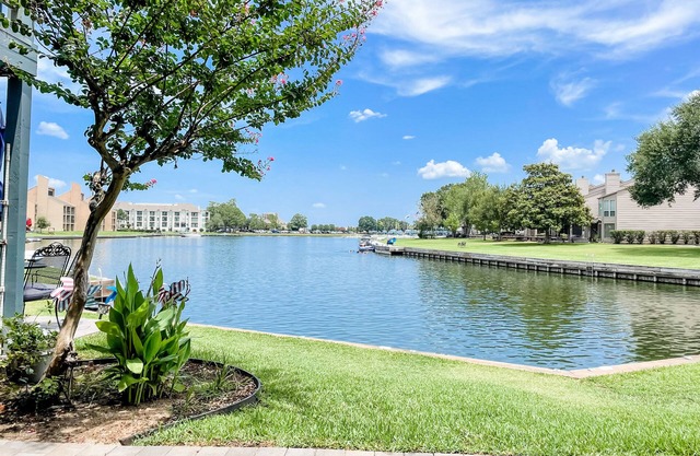 Beautiful lake views at Lake Conroe Lakeside Retreat- 1st Floor