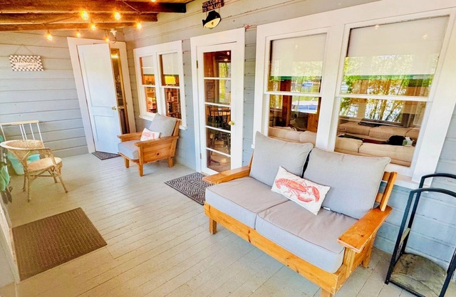 Beautiful lakefront cabin, close to Baxter SP