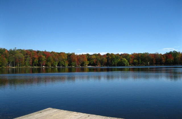 Beautiful Lakefront House with Private Beach! BOOK NOW!