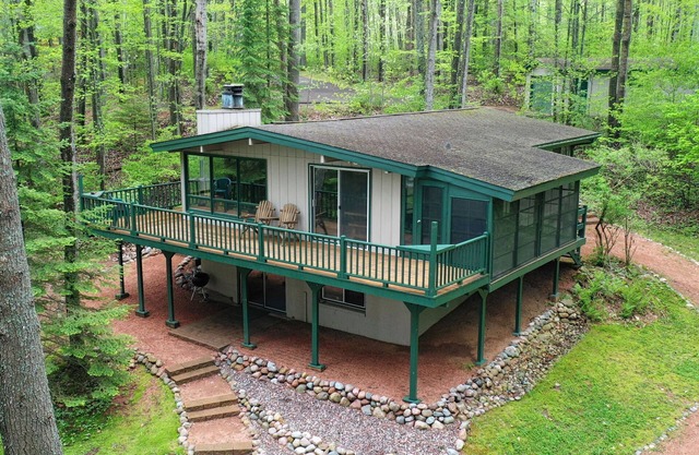 Beautiful Lakefront home on Pickerel Lake