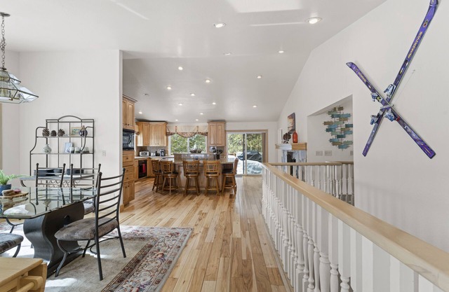 Beautiful Large 6 bedroom Lake Tahoe retreat with large entertainment areas