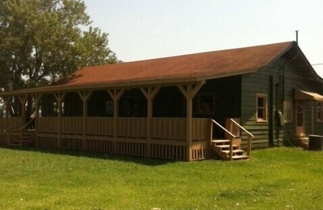 beautiful lodge in a relaxed country setting!