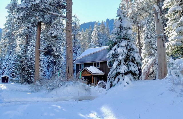 Beautiful LODGE near Sierra At Tahoe, ON River, AMAZING Location, built 2022