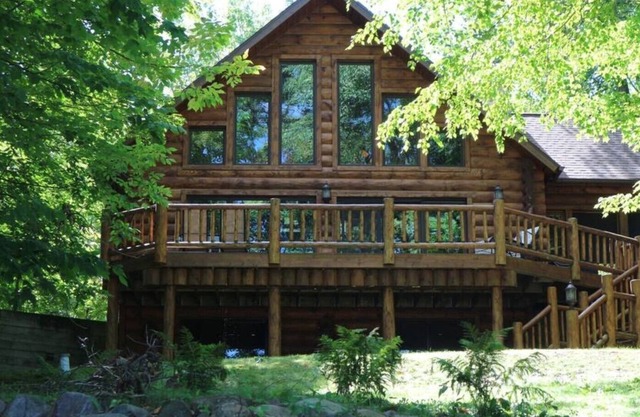 *Beautiful Log Cabin with Sauna*