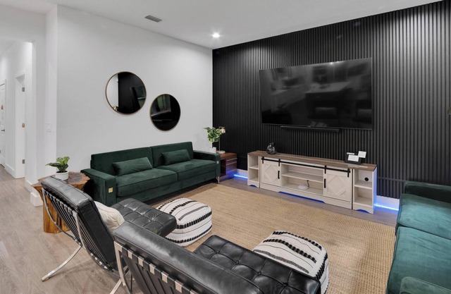 Beautiful Lutz Property close to USF and all major Tampa attractions