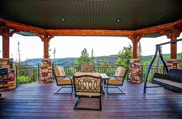 Beautiful Luxury Cabin With Amazing Views!