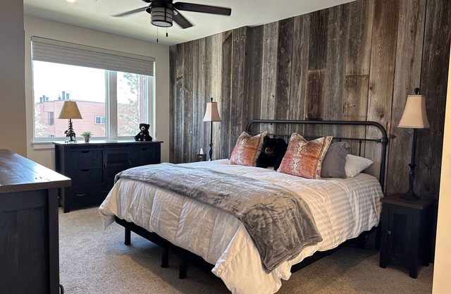 Beautiful Luxury Condo: 2 Masters, Walk to Dillon Amphitheater Concerts & Lake