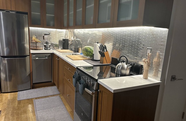 Beautiful modern apartment with free parking