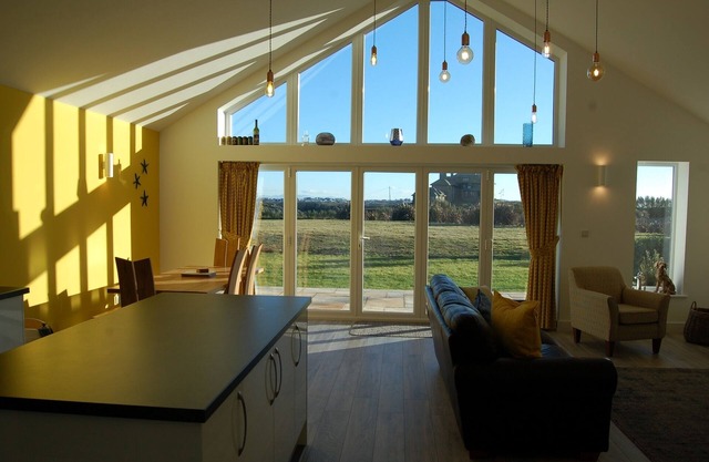 Beautiful, Modern Villa 5 mins walk from the Stunning Bay at Trearddur