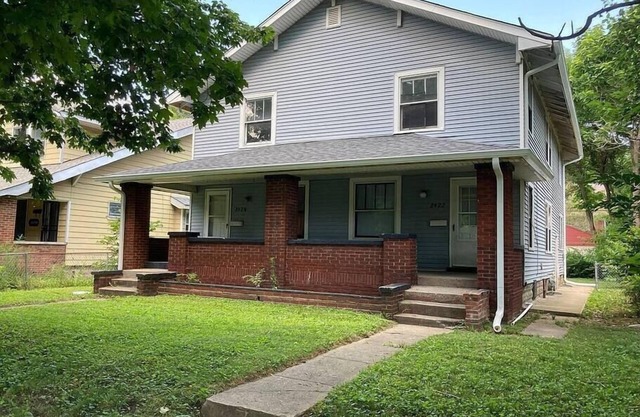 ★Beautiful Modern Home w/King Suite Near Downtown★