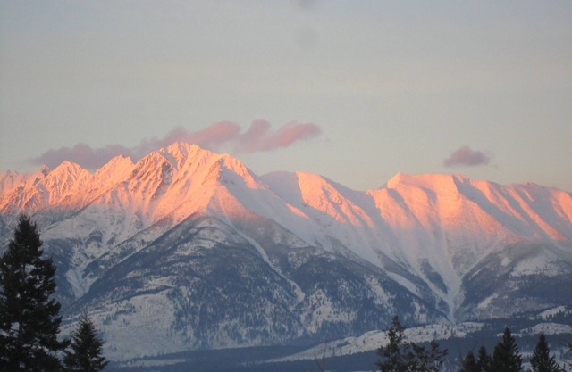 BEAUTIFUL MOUNTAIN VIEWS, CENTRAL TO FERNIE & KIMBERLY, ENDLESS ADVENTURES